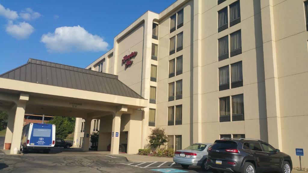 Hampton Inn Pittsburgh Greentree Main image 1